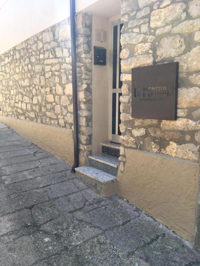 Apartaments La Pertusa 2O Corca  エクステリア 写真